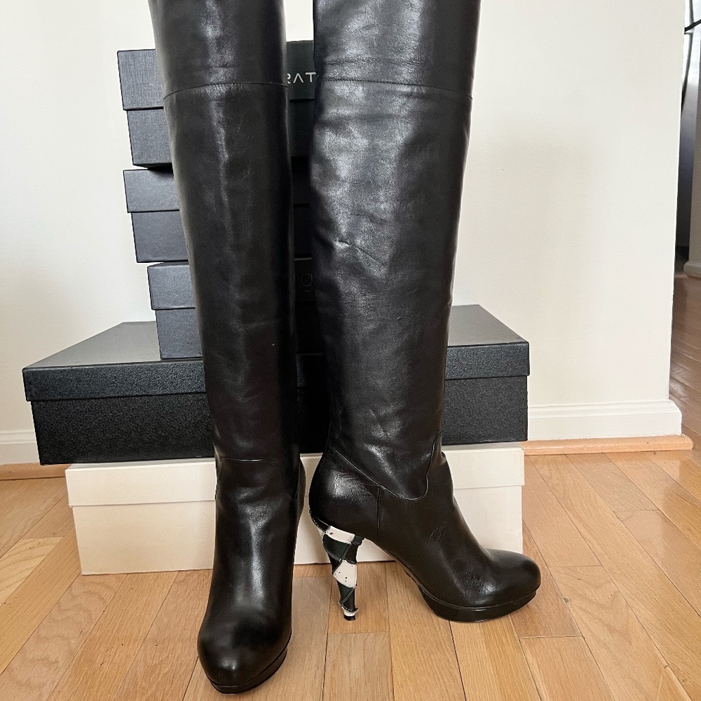 Black leather OTK boot...38